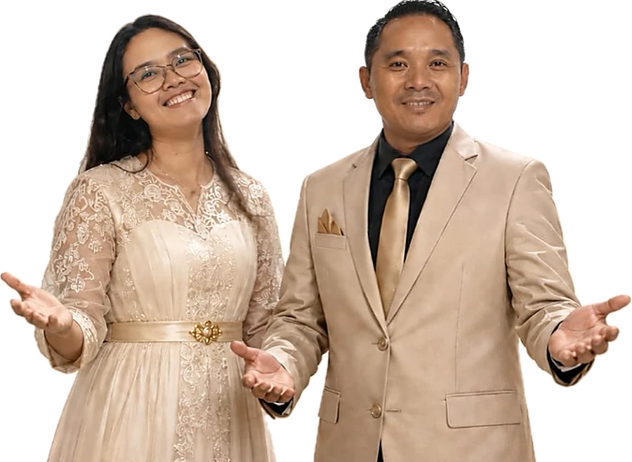 Pdm. Elyaser Marumbona, S.Th bersama Ibu Isni Yunitasari